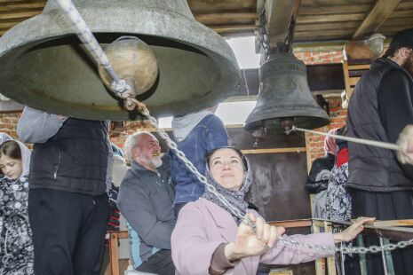 Месяц гомона птиц и колокольного звона