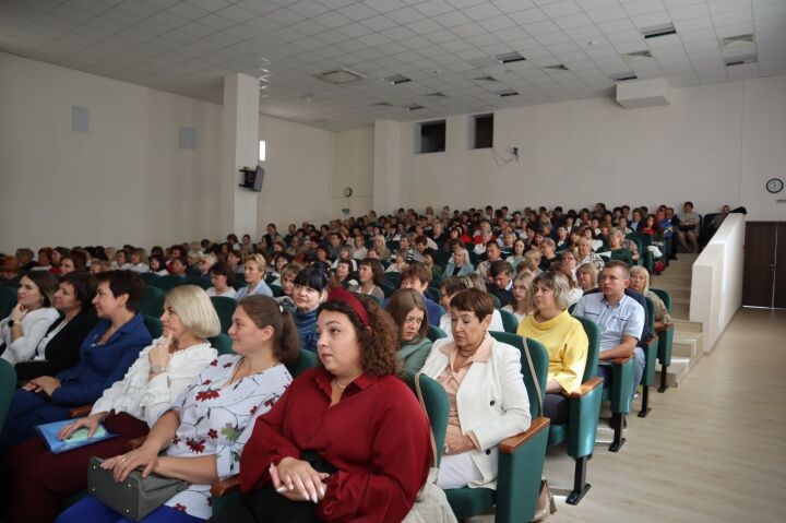 Семь кадров