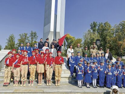 Символ Победы — в школы