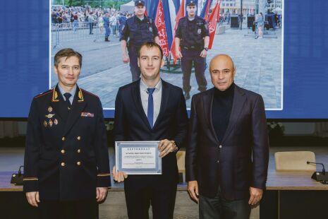 В помощь полиции